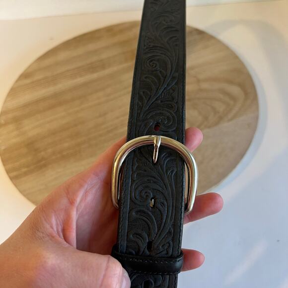 Silver Creek USA Made Floral Tooled Black Genuine Leather Silver Belt Size Large - Picture 3 of 12